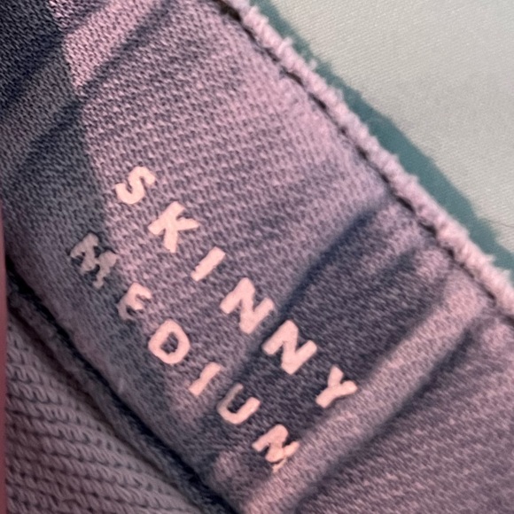 Soft bullhead, skinny joggers. - Picture 4 of 4